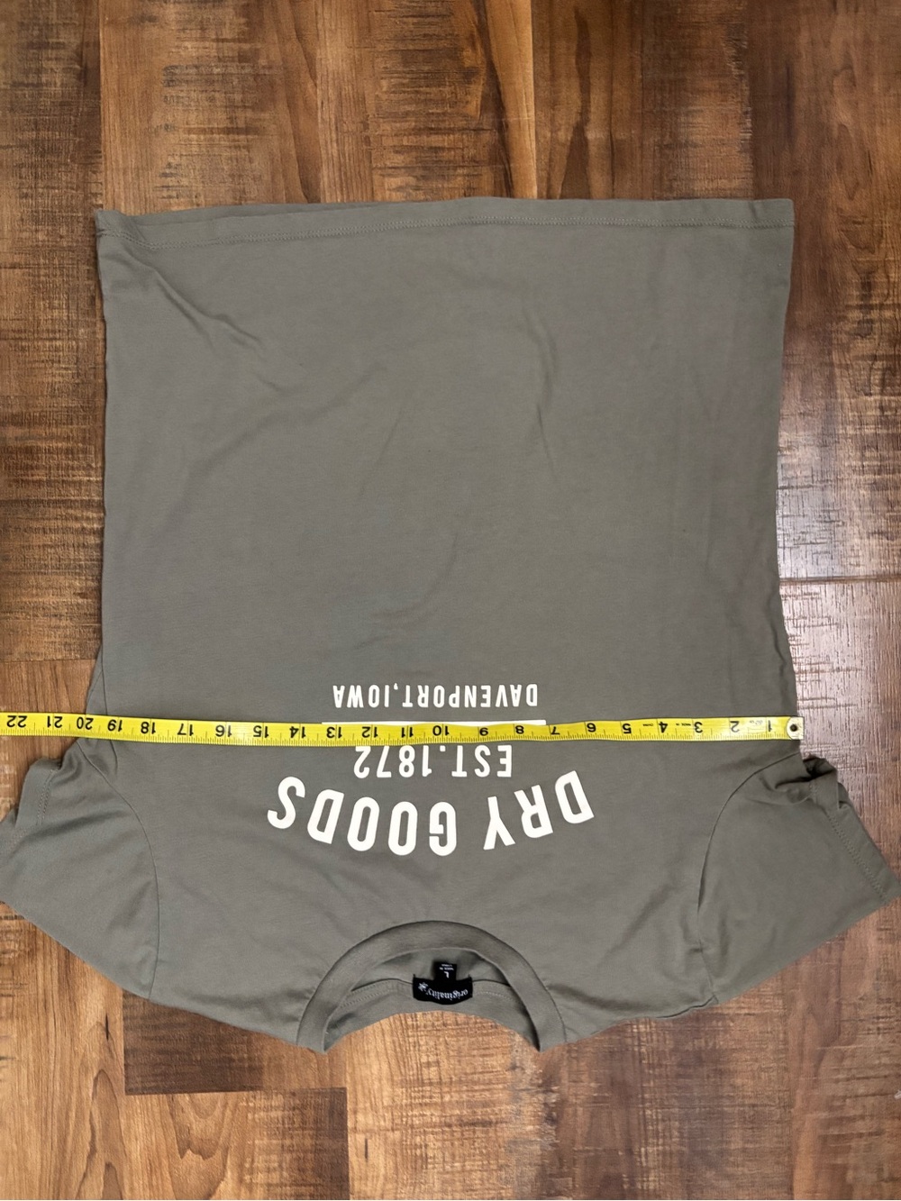 Dry Goods Women’s size Large Crew Neck Baby Tee T-Shirt in Olive green - Picture 4 of 6